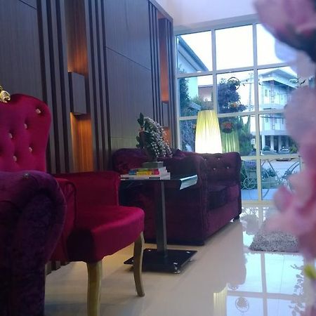 The Zara Double Tree Hotel Ubon Ratchathani Esterno foto