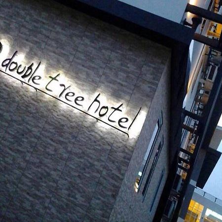 The Zara Double Tree Hotel Ubon Ratchathani Esterno foto