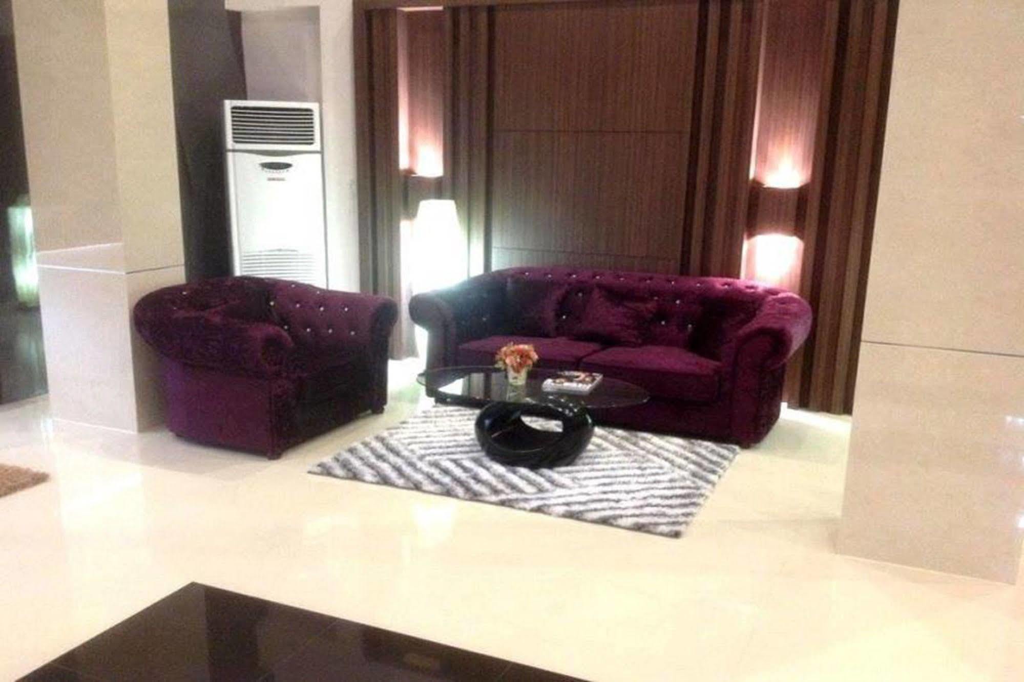The Zara Double Tree Hotel Ubon Ratchathani Esterno foto