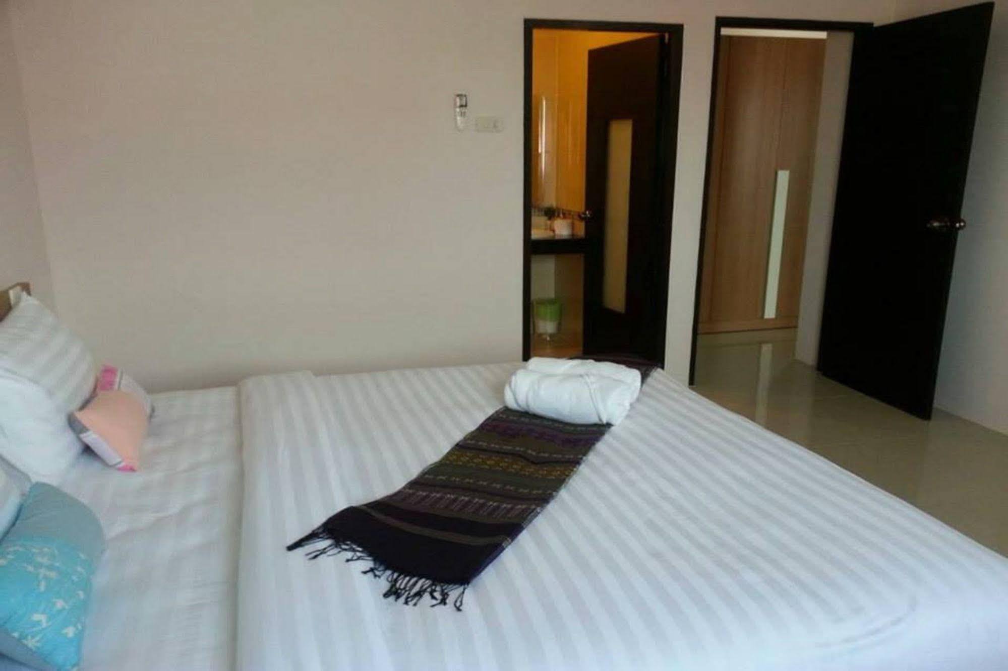 The Zara Double Tree Hotel Ubon Ratchathani Esterno foto