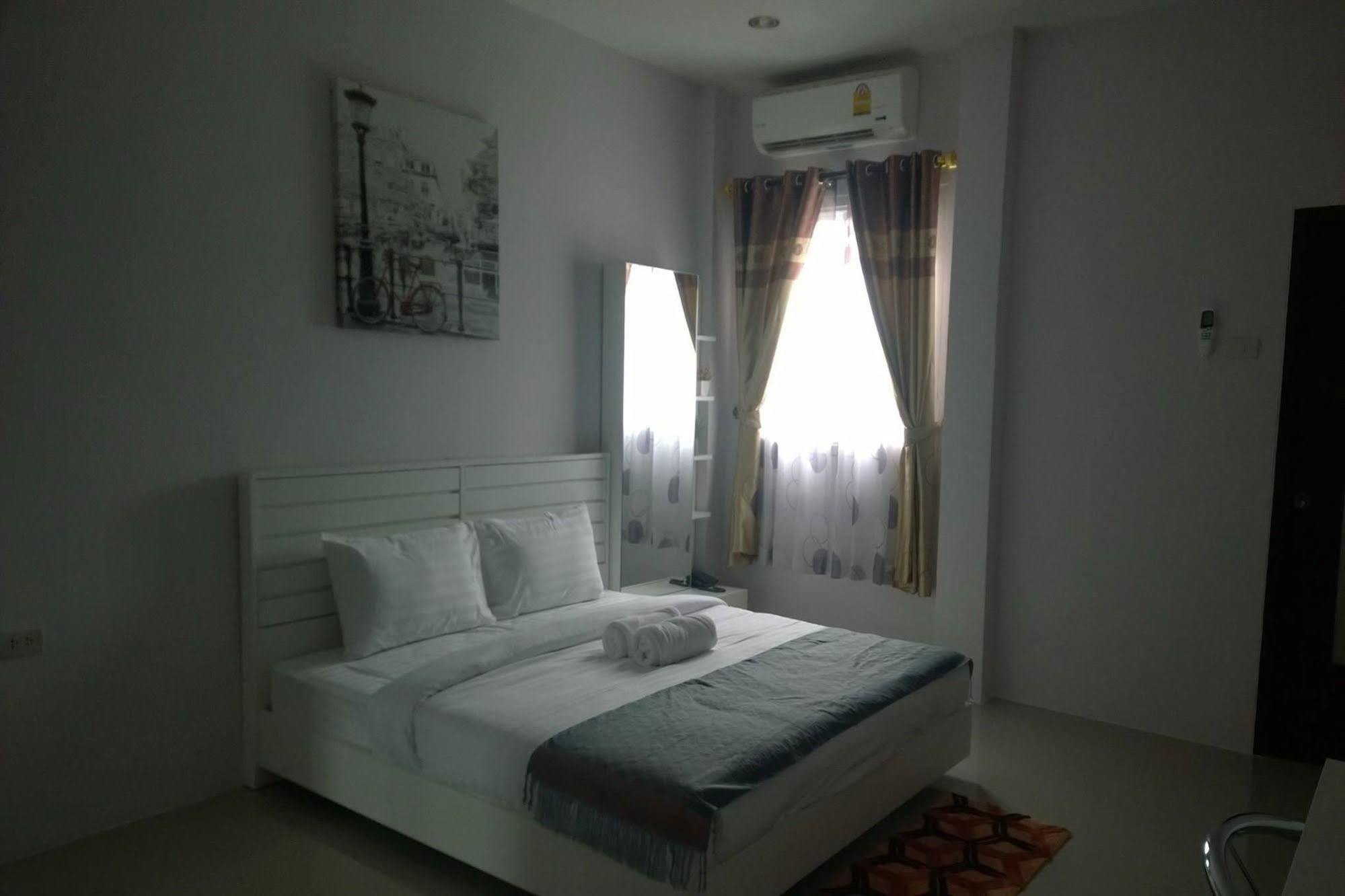 The Zara Double Tree Hotel Ubon Ratchathani Esterno foto