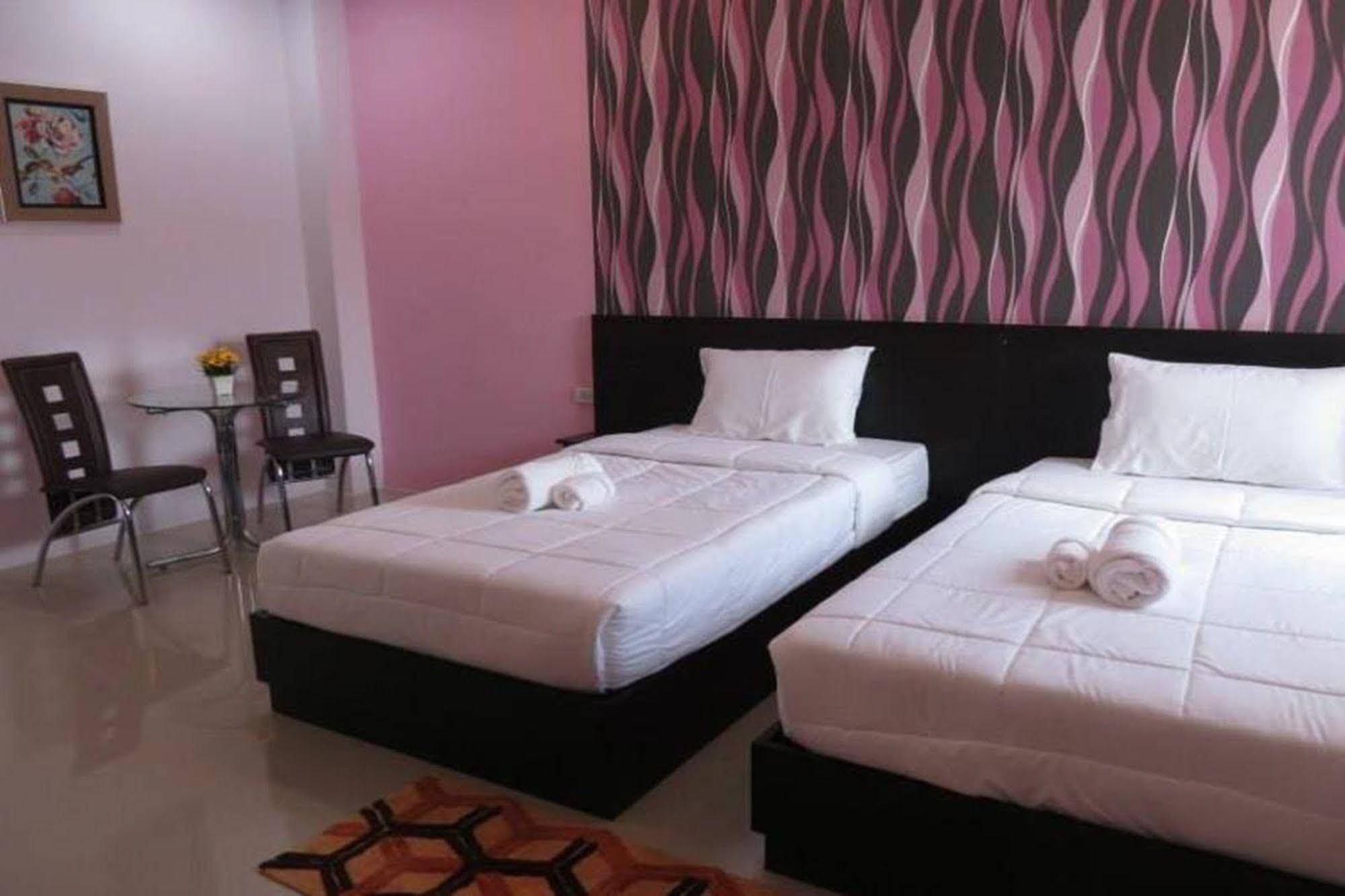 The Zara Double Tree Hotel Ubon Ratchathani Esterno foto