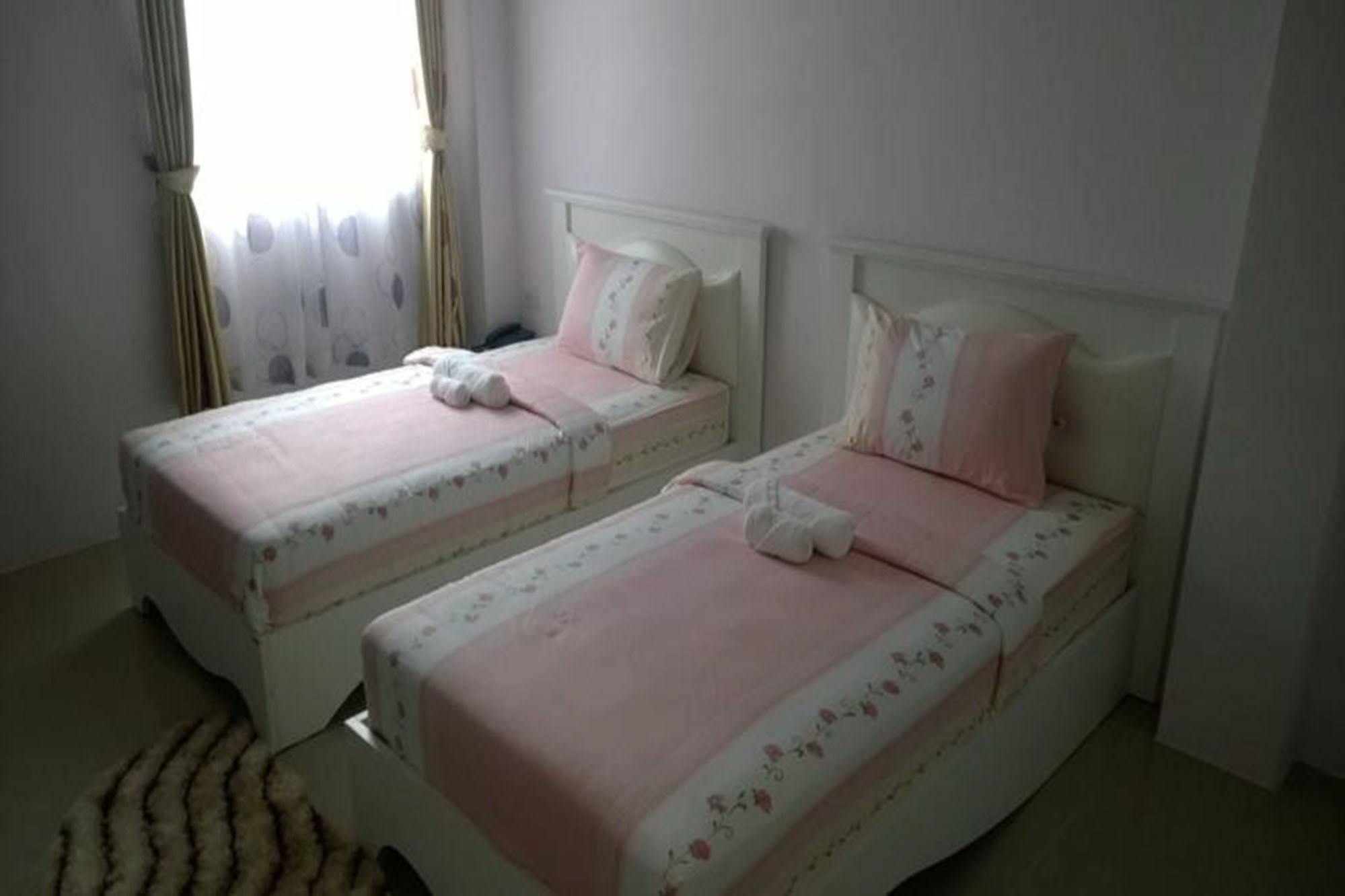 The Zara Double Tree Hotel Ubon Ratchathani Esterno foto