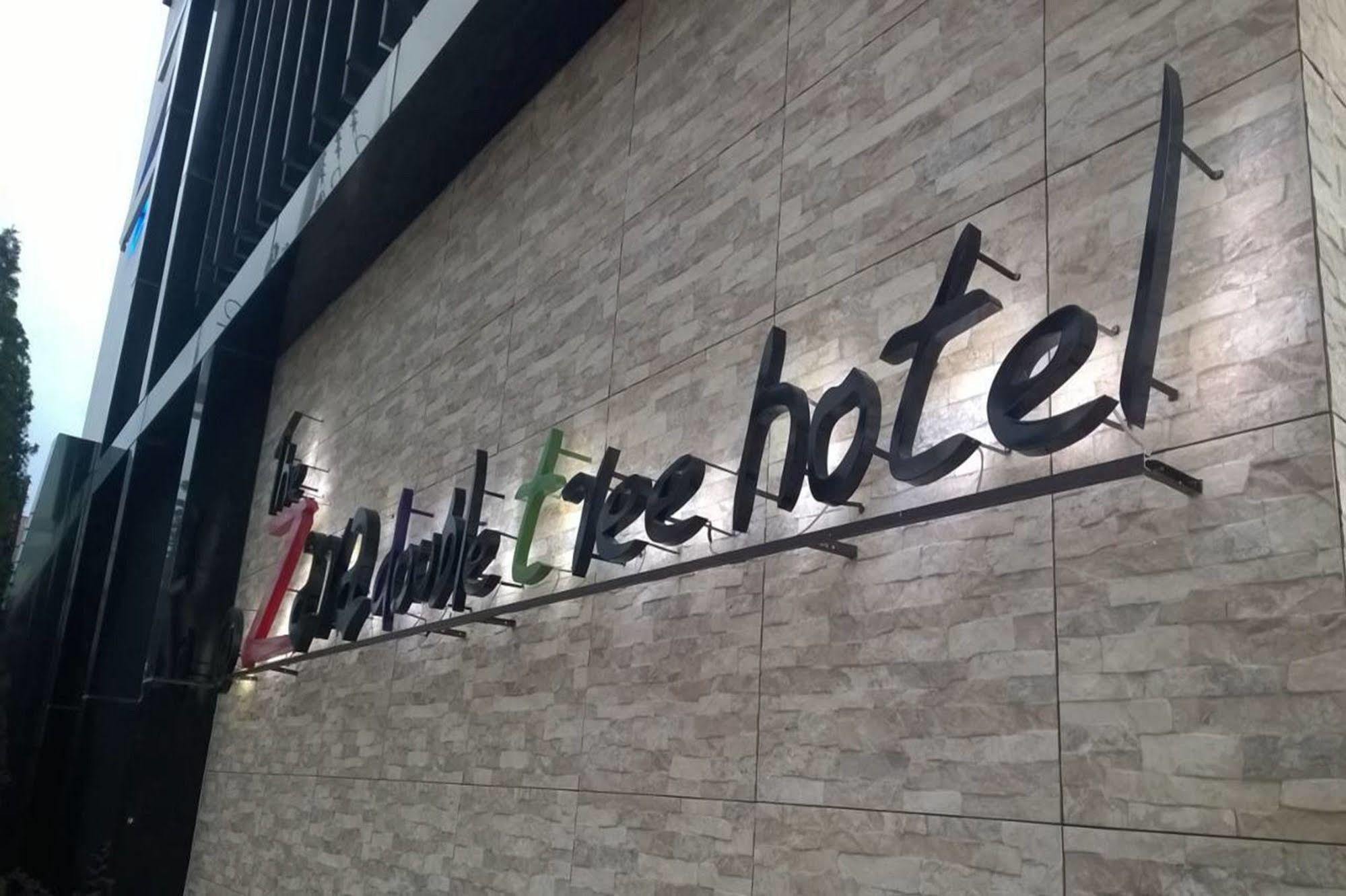 The Zara Double Tree Hotel Ubon Ratchathani Esterno foto